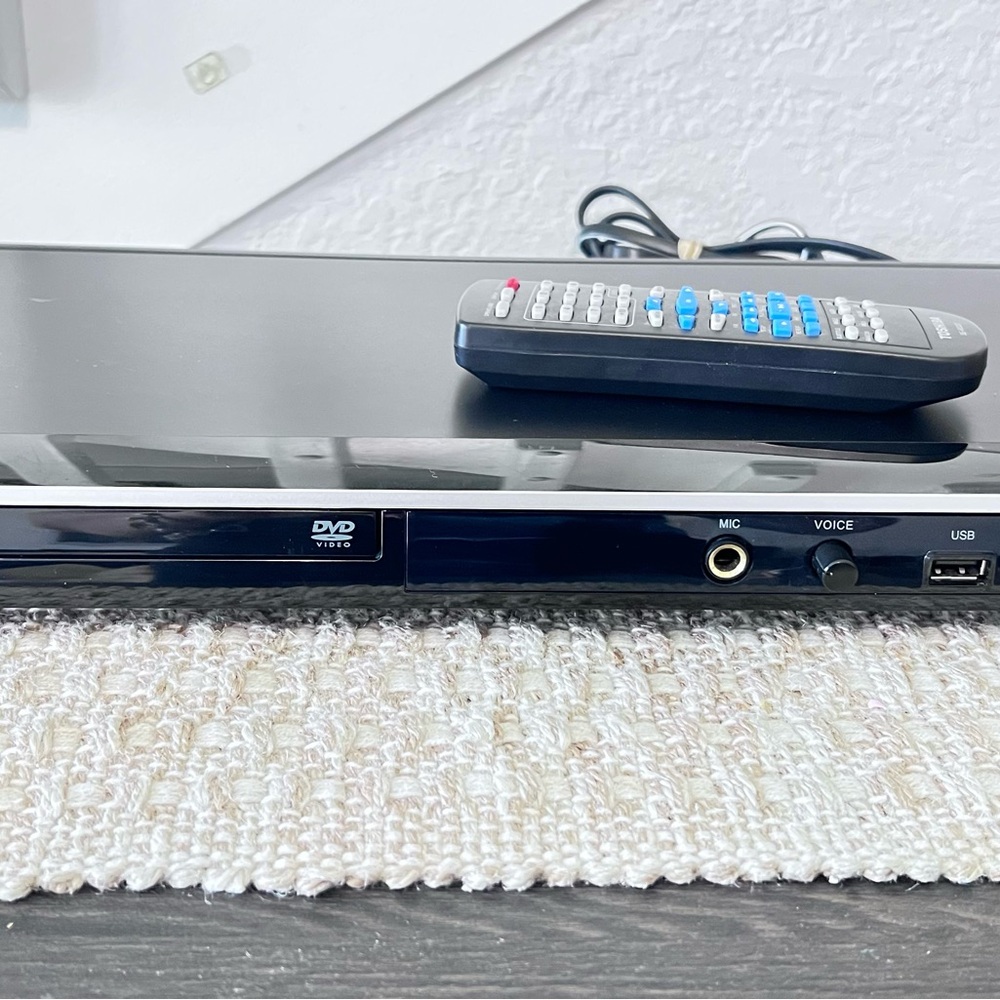 Toshiba Black DVD Player with Remote